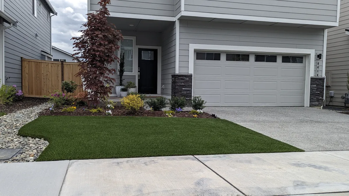 Featured image for “Pet-Friendly Synthetic Turf: Safe Outdoor Solutions for Dog Owners”
