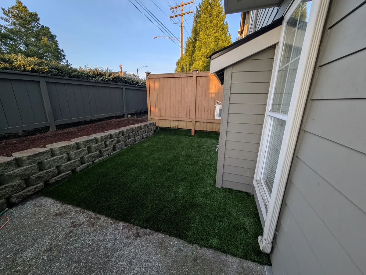 synthetic landscaping turf