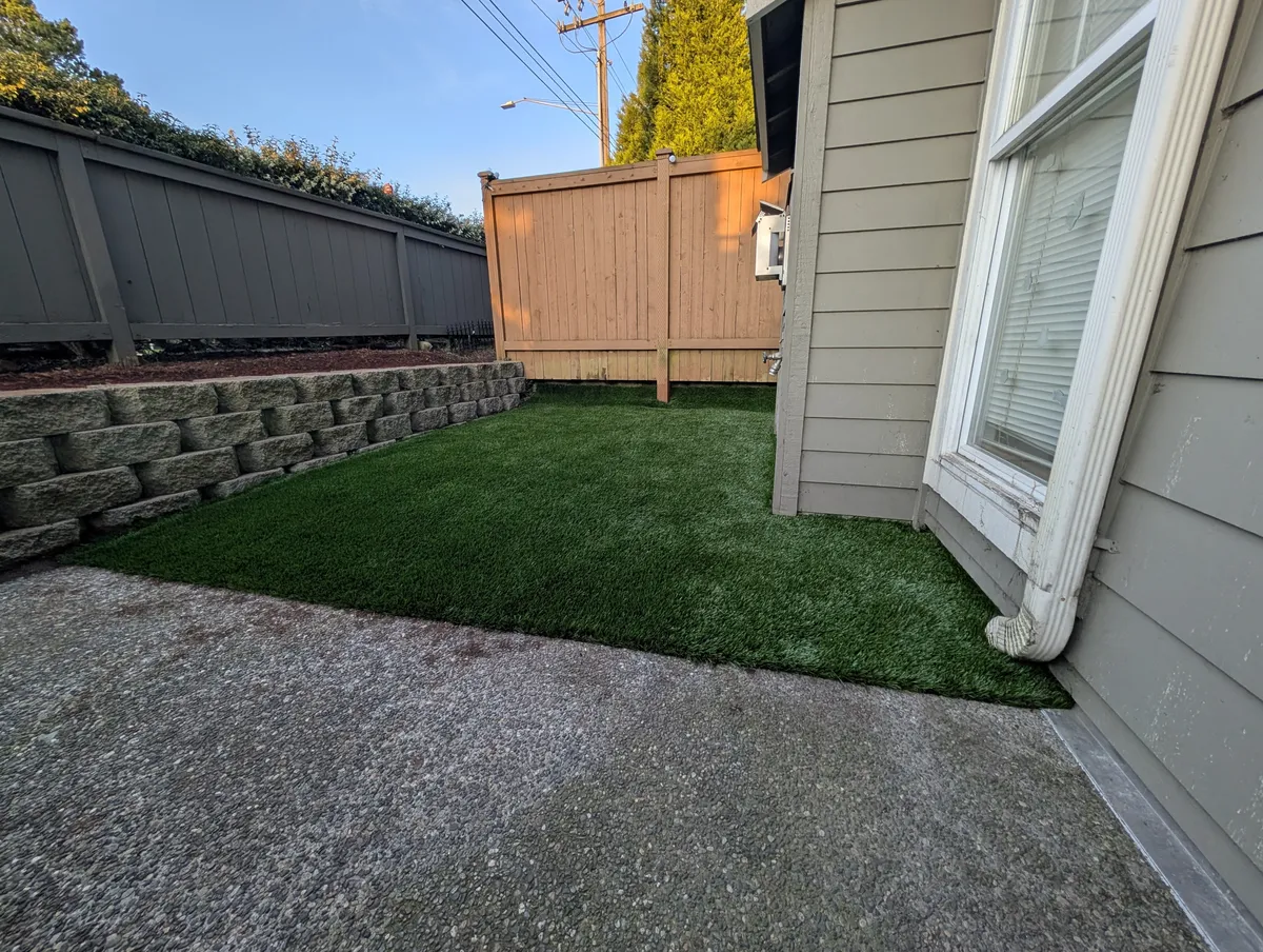 synthetic landscaping turf