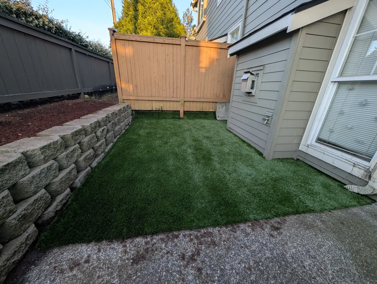 synthetic landscaping turf